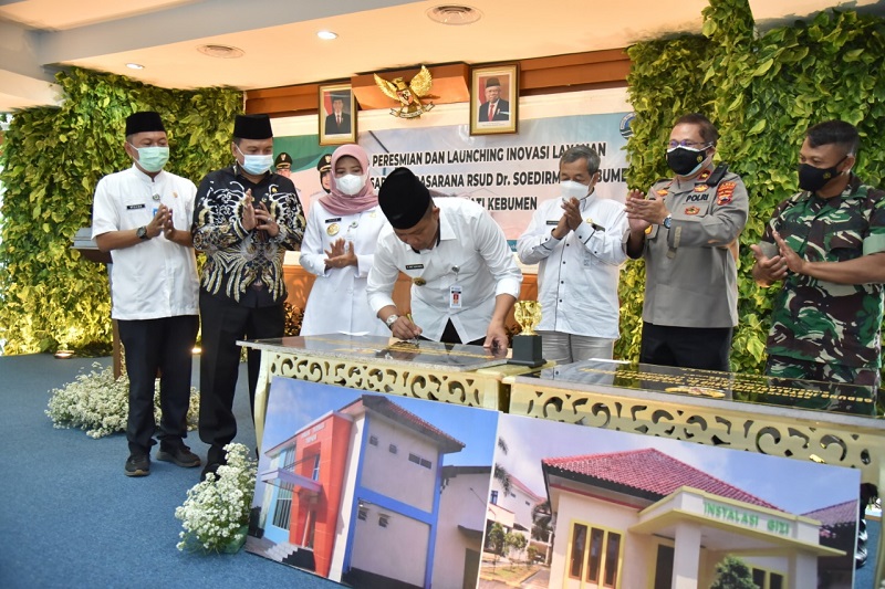 Bupati Arif Sugiyanto Resmikan Gedung Farmasi Terpadu RSUD Dr Soedirman