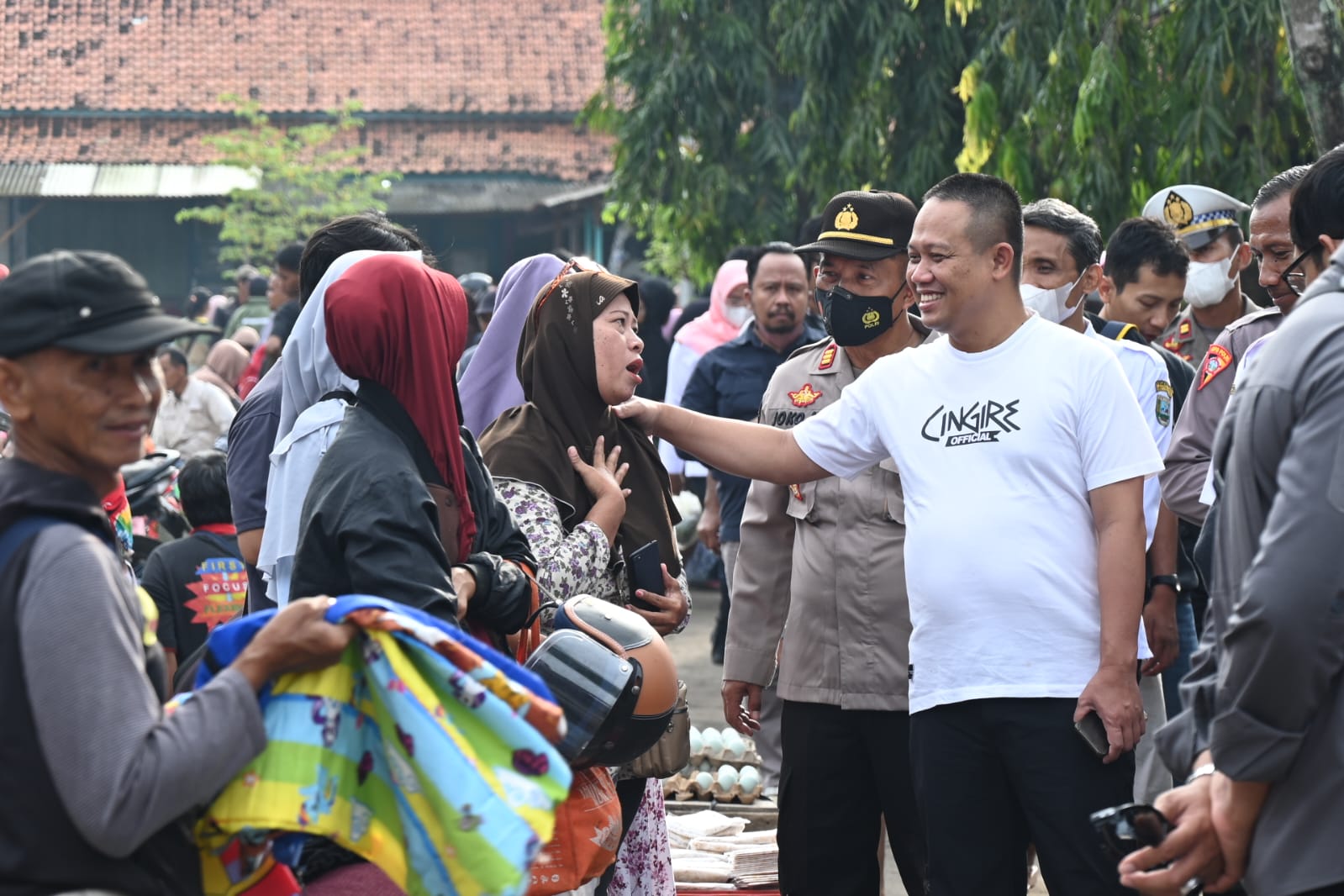 Pasar Pagi Tetap Ramai Meski Dipindah, Bupati: Ada Kekurangan Segera Diperbaiki