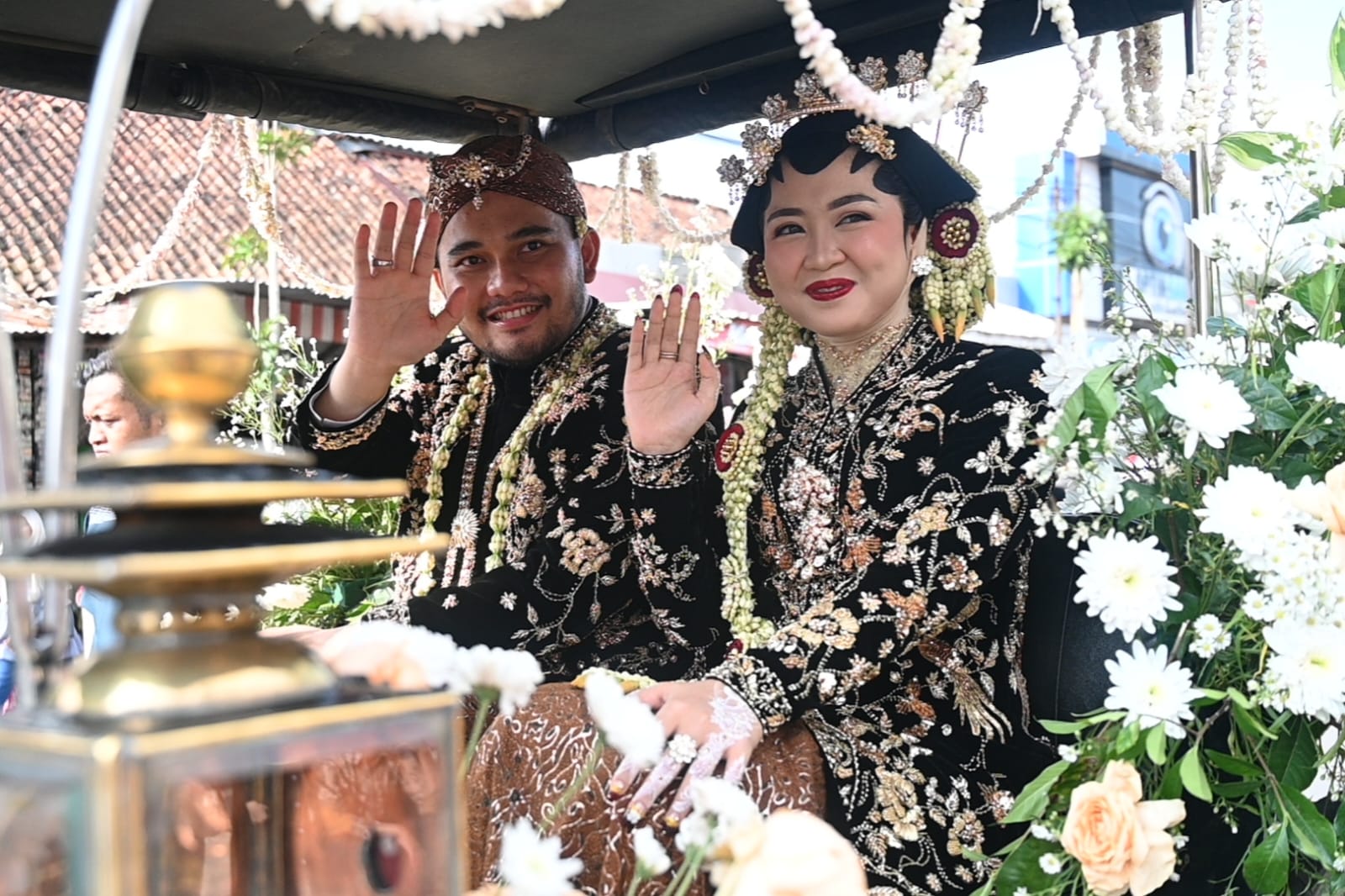 Puluhan Ribuan Orang Antusias Ikuti Pesta Rakyat Bupati Kebumen Ngunduh Mantu Putra Sulung