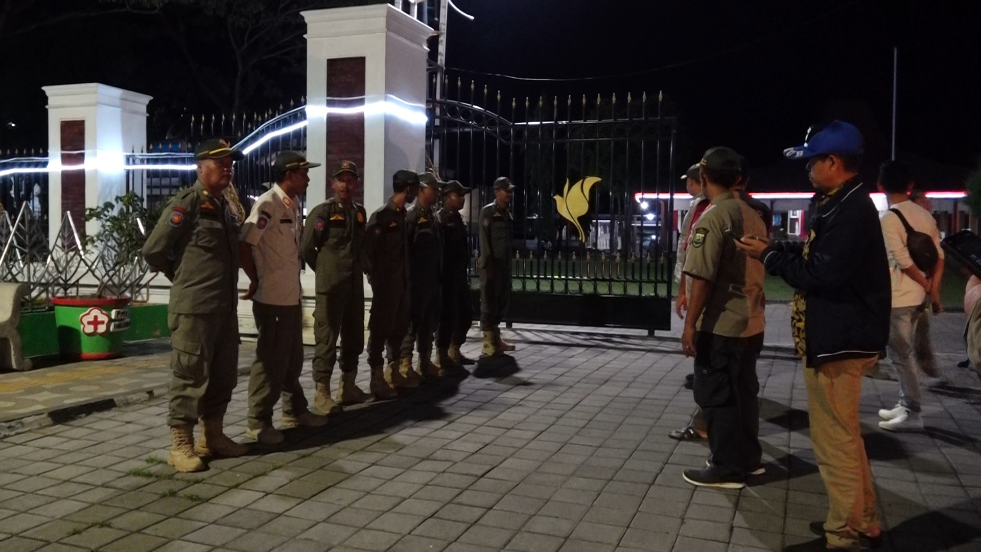 Satpol PP Kebumen dan Disperkimhub Lakukan Penertiban Parkir dan PKL di Alun-alun Pancasila Kebumen